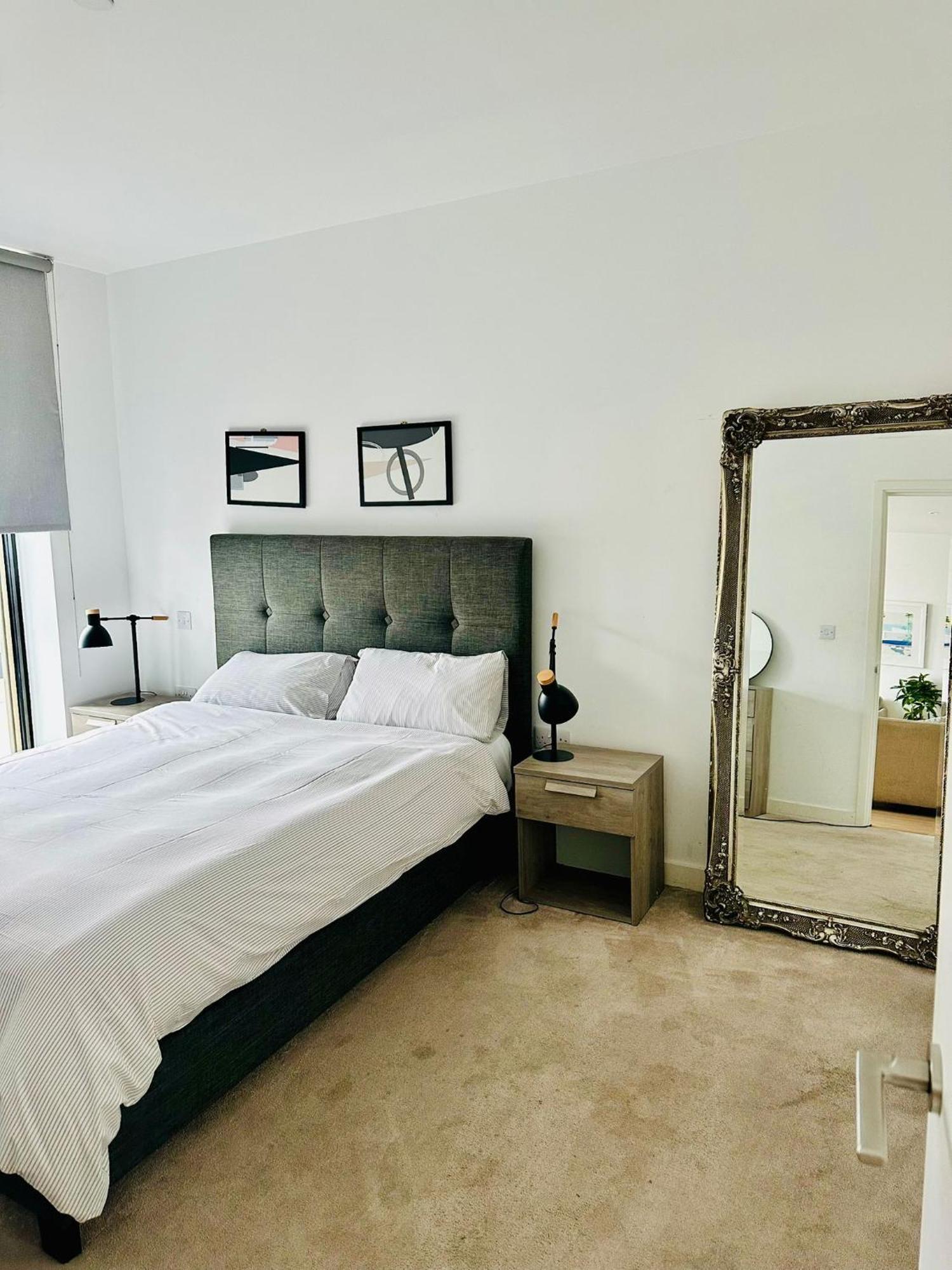 Spacious Modern 1 Bed Apartment. Appartement Londen