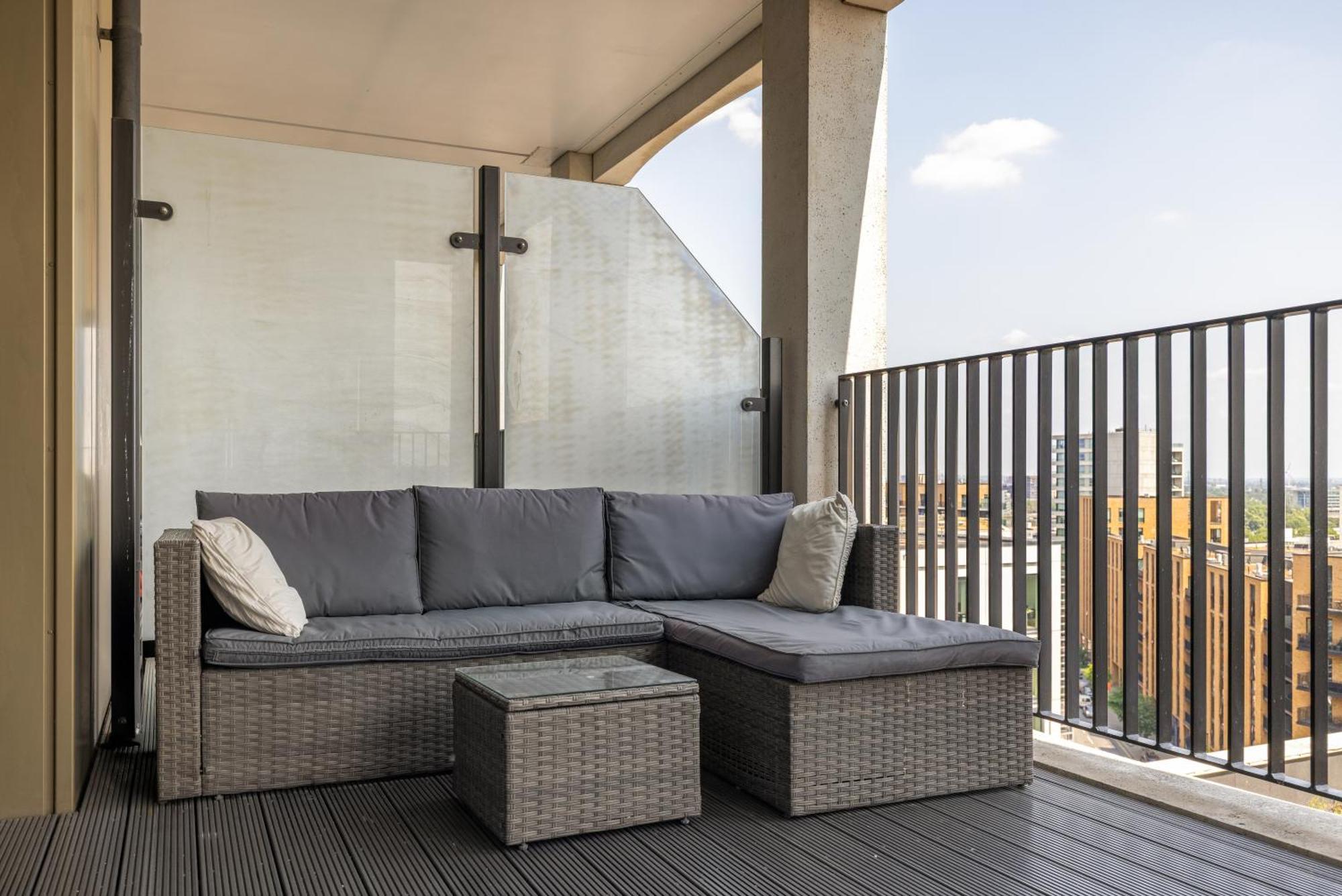 Spacious Modern 1 Bed Apartment. Appartement *